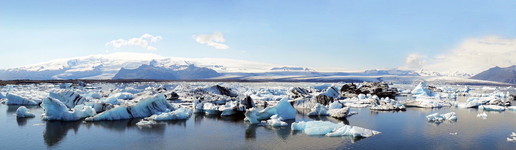 panoramica Laguna Jokulsarlon en el glaciar Vatnajokull Islandia