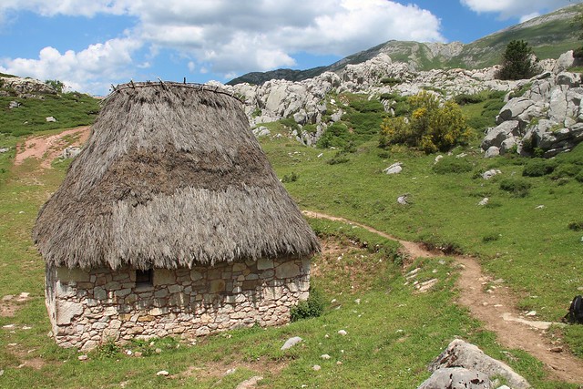 Typische Hütte am Lago der Cueva