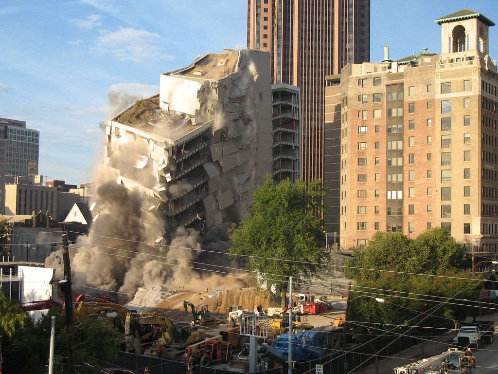 615 Peachtree Demolition | Implosion of 615 Peachtree in Atl… | Flickr