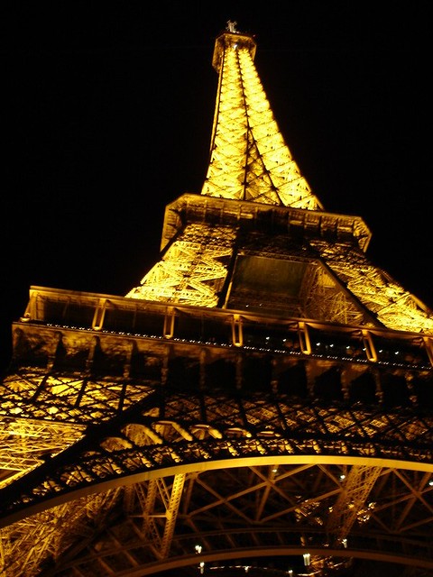Paris - Tour Eiffel - Underneath at night