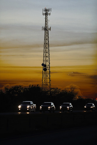 texas chappellhill celltower us290 highway car headlights sunset tower coimmunication move washingtoncounty wyojones np