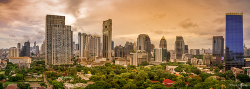 Sunset at Bangkok | by moisesdeocampo