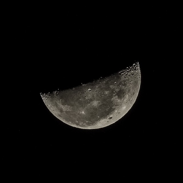 Waning Crescent Moon - Barton - ACT - Australia - 20180707 @ 01:32