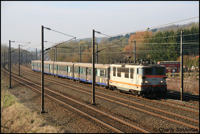 La BB 16715 à Dornot le 01 avril 2009, TER Nancy - Metz.