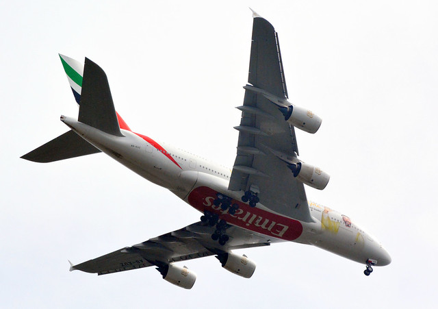 Emirates A380, A6-EUZ