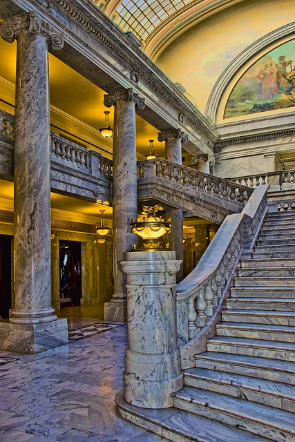 Utah State Capitol, 350 State Street, Salt Lake City, Utah, USA / Architect: Richard K.A. Kletting / Completed: 1916 / Height:285 ft (87 m) (dome) / Floor count: 5 / Architectural styles: Corinthian order, Neoclassical architecture