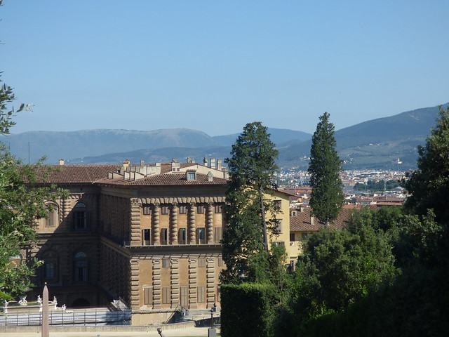 Amphitheatre - Boboli Gardens - Palazzo Pitti, Florence - skyline beyond the palce