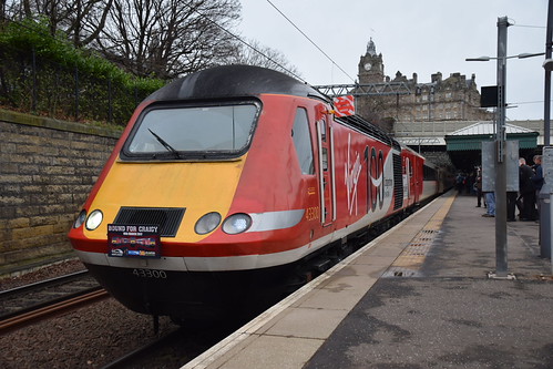 43300 @ Edinburgh Waverley | by Huw Rossiter