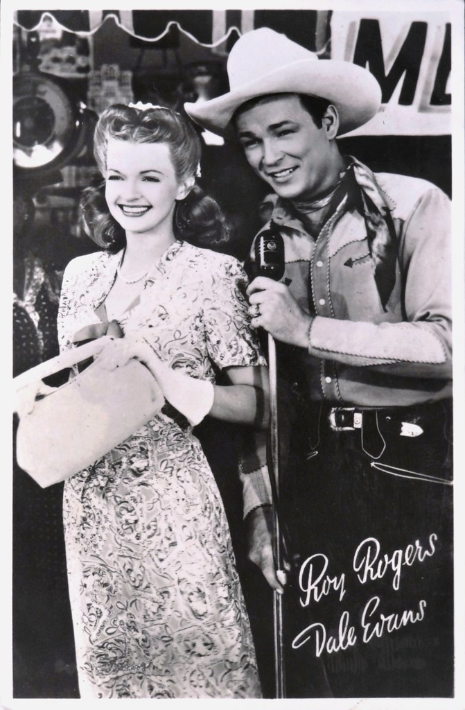 Roy Rogers and Dale Evans" (ca. 1947). Postcard F-112, po… | Flickr