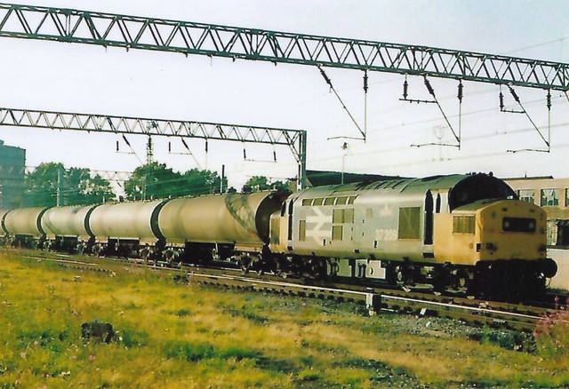 37209 LNW sidings 1990, 6Z96 Longport to Humber