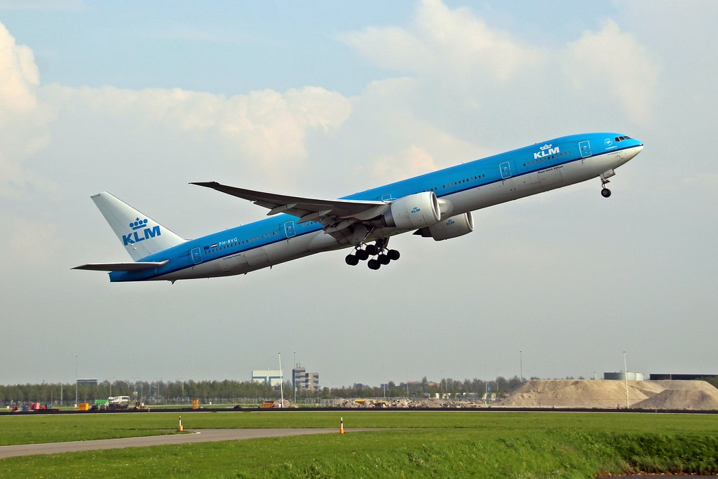 KLM PH-BVG 'Nationaal Park Wolong' Amsterdam-Schiphol