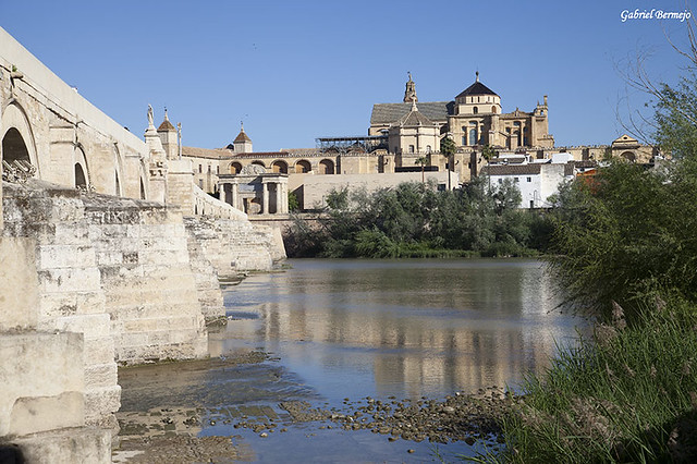 Catedral y Puente sobre el Guadalquivir - Cordoba