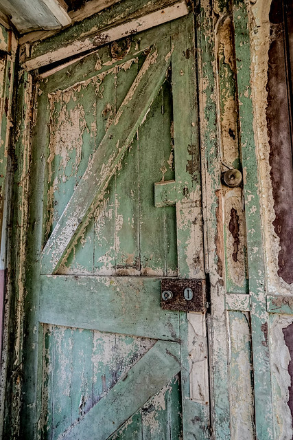 nobody's home:door detail