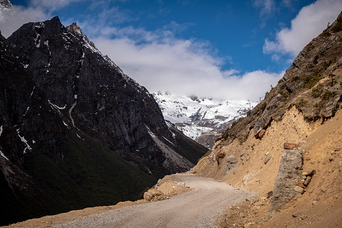 sikkimindia2018 mountain road choptavalley lachen sikkim india thanguvalley in