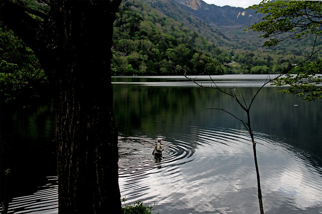Lonesome Angler: Lake Yunoko,Japan 孤独な釣り人（奥日光湯の湖にて）