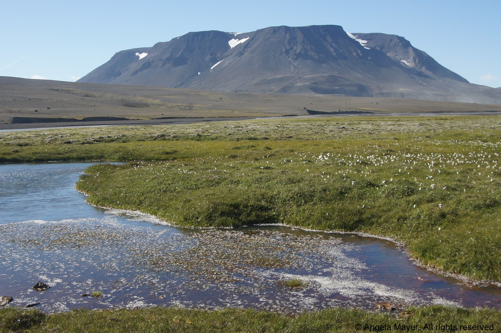 Hiking between Hvitarnes and Þverbrekknamúli