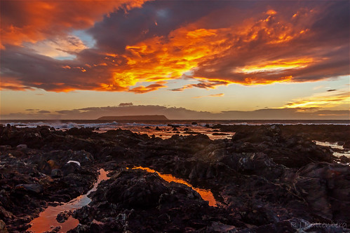 sunset sky sea stormy rock rocks reflections cloud coast canon eos500d plimmerton mana island northisland newzealand aotearoa natural wonders weather wave water karehana bay