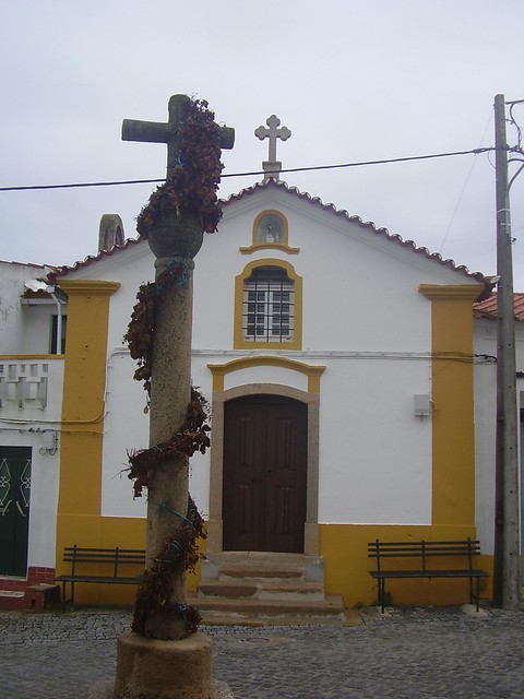Aldeia da Mata - Cruzeiro e Igreja de Santo António na Aldeia da Mata