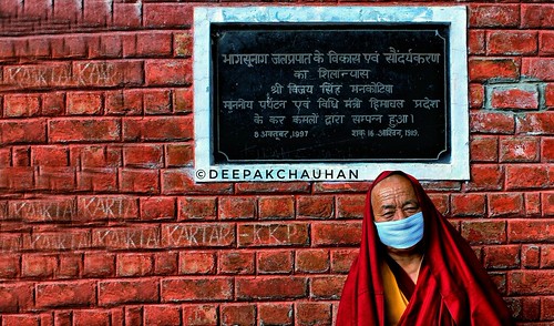 A Dalai Lama devotee offering the prayer outside of temple  #flor #poeples #pray #dalailama #devotee #temple   #media  #black  #delhi #motion #traditional #Photojournalism#everydayeverywhere #journalist #reporter #repost #wall #colour #gattyemages #indiap | by deepakchauhan9