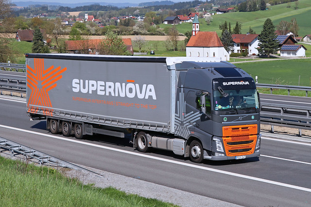 Volvo FH 500 / Supernova Intertrans