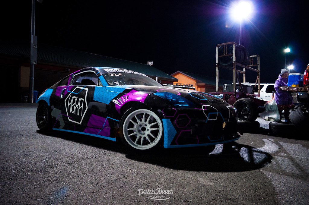 350Z drift car sitting under the lights during Sonoma Drift Wednesday Night