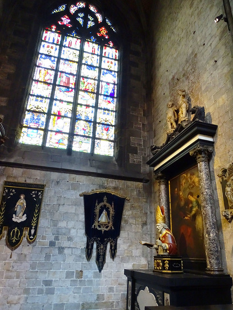 capilla retablo Iglesia interior colegiata Santa Waudru Mons Belgica 13