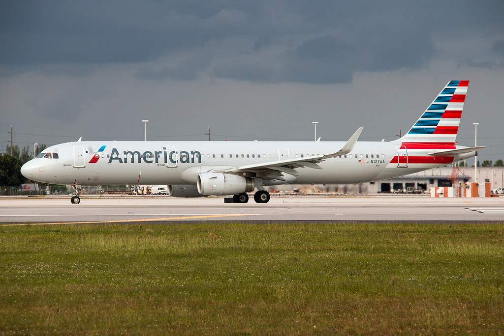 N127AA American Airlines A321 | Chris Hall | Flickr