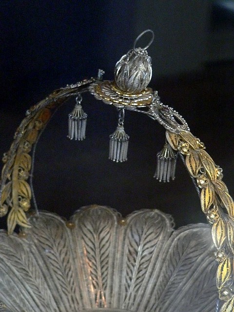 Silver filigreed handled dish given as a wedding gift to Crown Prince Ferdinand and the future Queen Marie of Roumania Detail