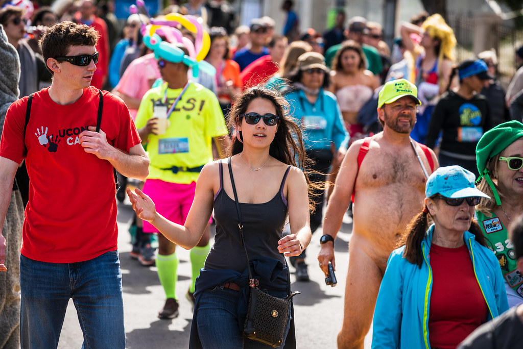SAN FRANCISCO / Races naked joggers to be tolerated 