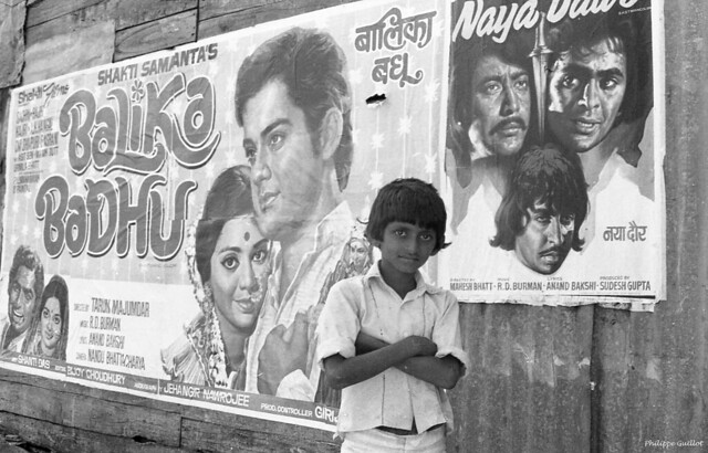 Le petit Mauricien et les affiches de films indiens