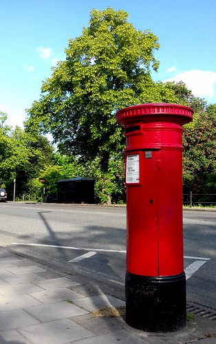 Anonymous Post Box on Chesterton Road | According to Wikiped… | Flickr