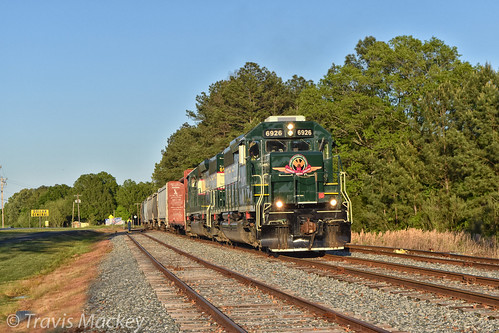 acwr 100 oakboro nc piedmont line sd403 train railroad locomotive grass sky trees