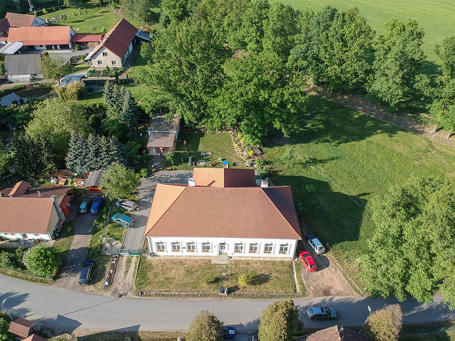 Škola z dronu