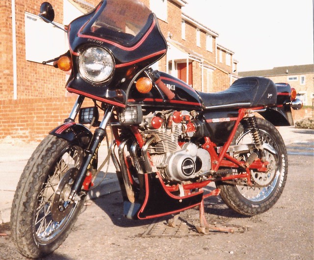 1977 Suzuki GS550E (custom seat,fairing,bellypan,4 into 1and painted frame)