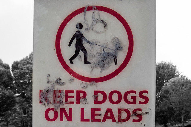 KEEP DOGS ON LEADS