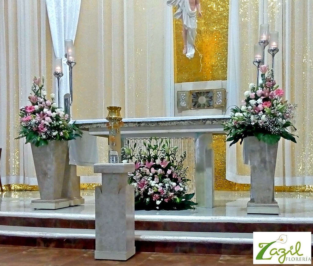 Decoración de iglesias | Arreglo de altar para fiesta de XV … | Flickr