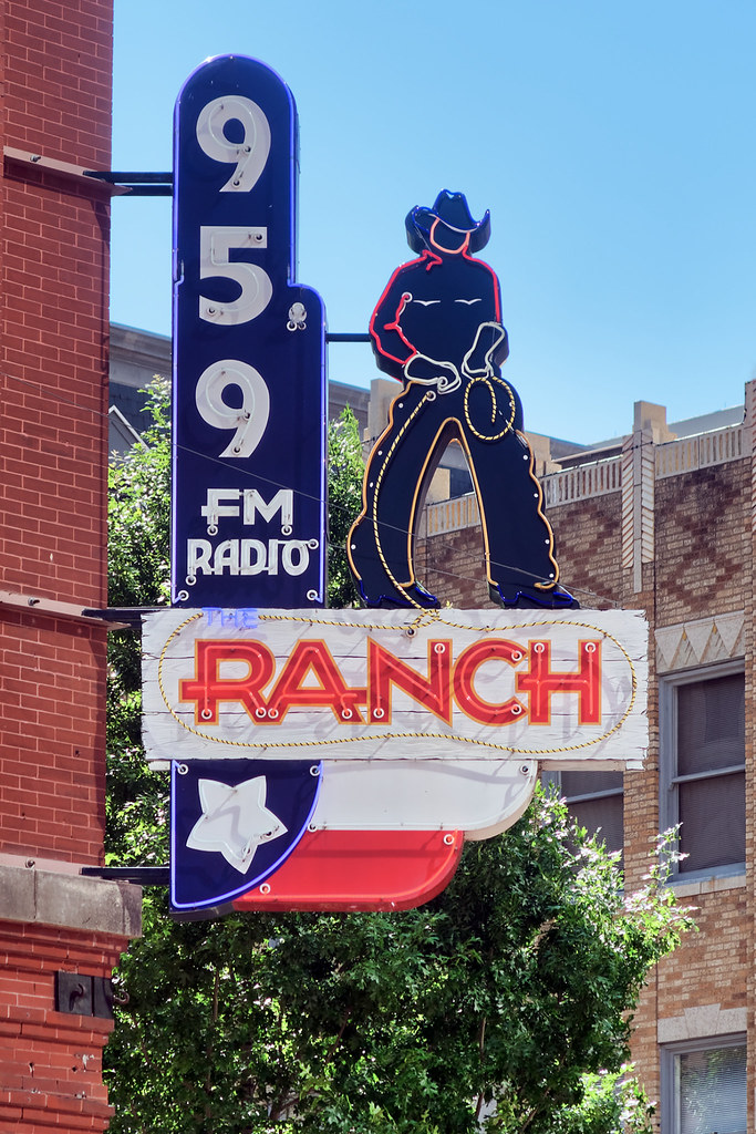 The Ranch Rdio Olds 95.9 The Ranch | Radio station sign in downtown Fort Worth, … | Richard ...