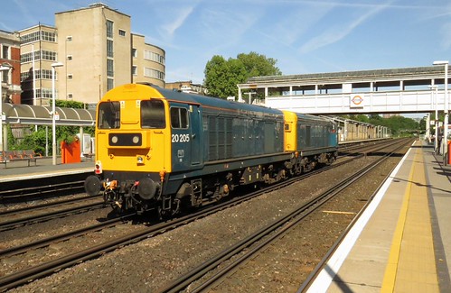 20205 and 20189 Kensington (Olympia) | Class 20 Nos. 20205 a… | Flickr