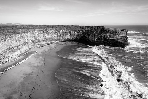 nikon311 beach ocean waves cliffs wilderranch sand bw blackandwhite santacruz 2018