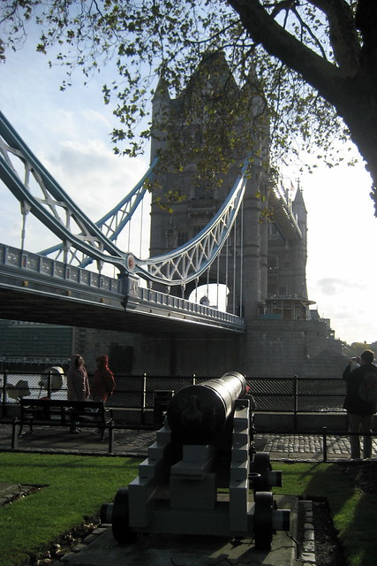 UK - London: Tower Wharf - Tower Bridge